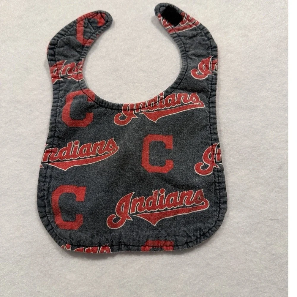 Cleveland Indians‎ Baby Bib Infant Toddler Baseball Team Logo Apparel